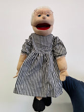 Load image into Gallery viewer, 28" Granny Peach (Imperfect 944)