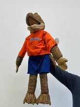 Load image into Gallery viewer, 28&quot; Florida Gator (Imperfect 883)
