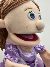 Load image into Gallery viewer, 14&quot; Princess (Imperfect 1016)
